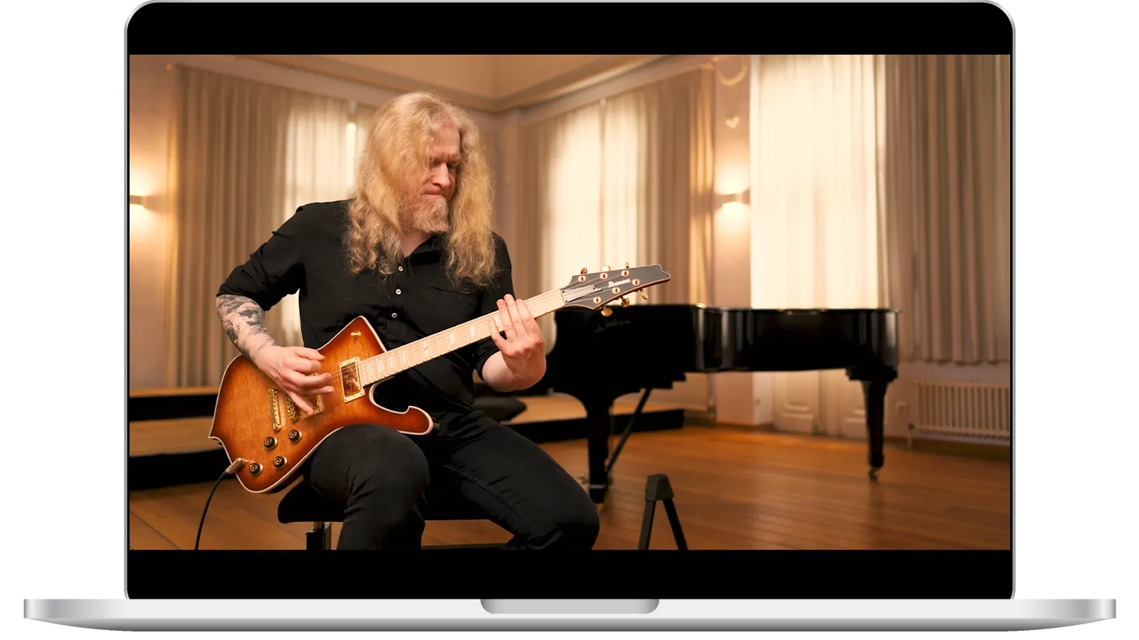 Professionelle Produktvideo-Produktion und Live-Performance einer E-Gitarre für Musikmarketing und Social Media.
