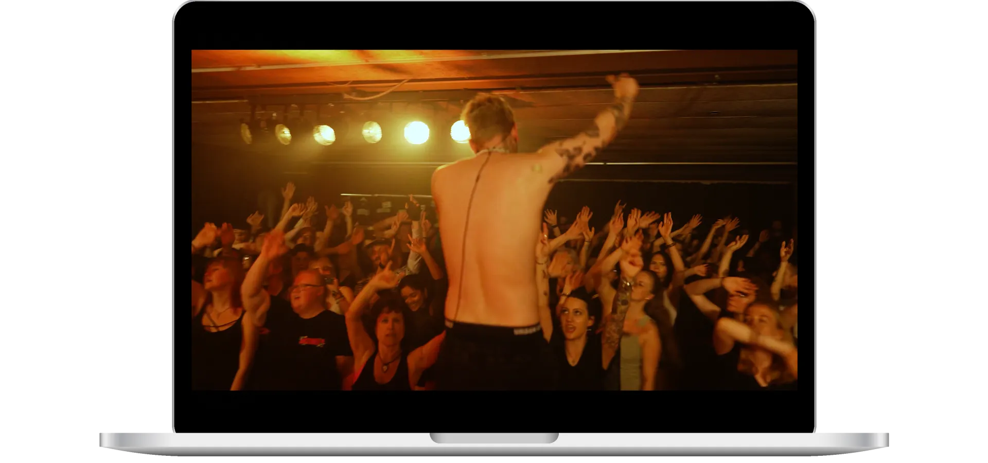 Behind-the-Scenes Video-Teaser der Tourdokumentation von Antiheld in Lustenau: Authentische Einblicke in den Tour-Alltag, Backstage-Momente und Live-Szenen.